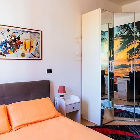 Equipped Apt Near To Parco Dora Turin Bagian luar foto