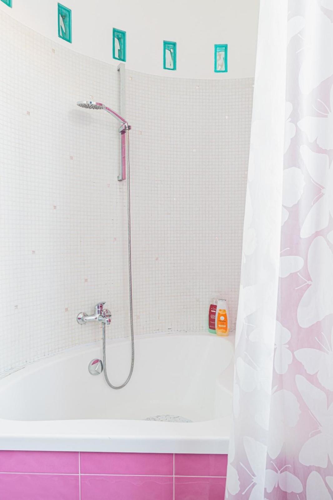 Equipped Apt Near To Parco Dora Turin Bagian luar foto